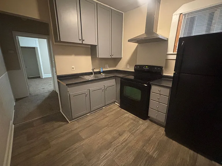 2820 Cottage Grove Ave — Photo 10