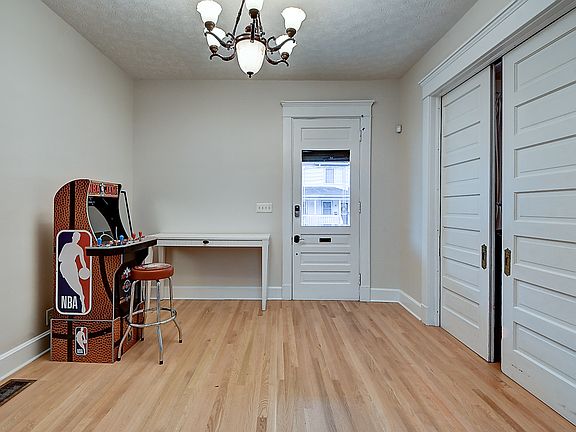 5th image of 1414 Marlowe Ave