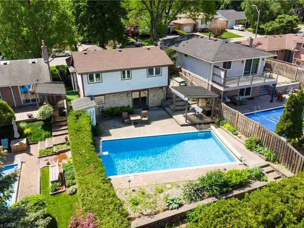 73 Appleford Rd, Hamilton, ON L9C 6B5