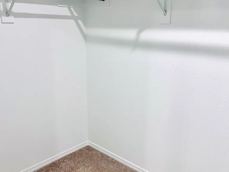 144 Jonathan Dr — Photo 12