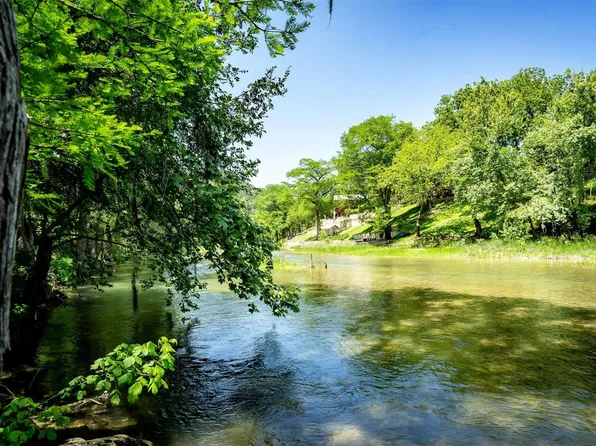 1121 Bradstreet, Canyon Lake, TX 78133