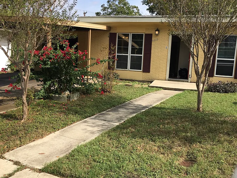 9302 La Ronda Dr — Photo 1