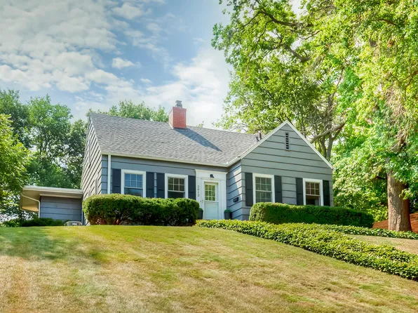 2012 Country Club Blvd, Ames, IA 50014