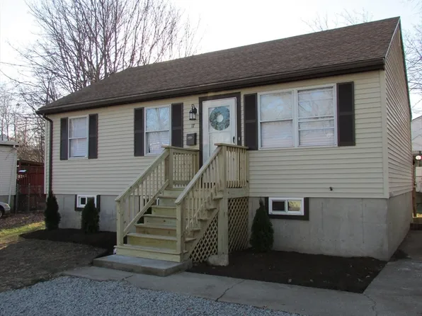17 Hull St, Quincy, MA 02169