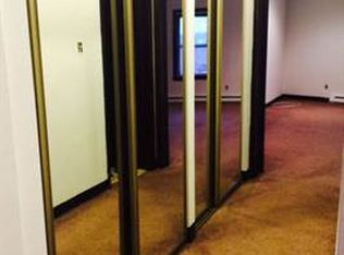 192 Deer Park Ave APT 2, Babylon, NY 11702