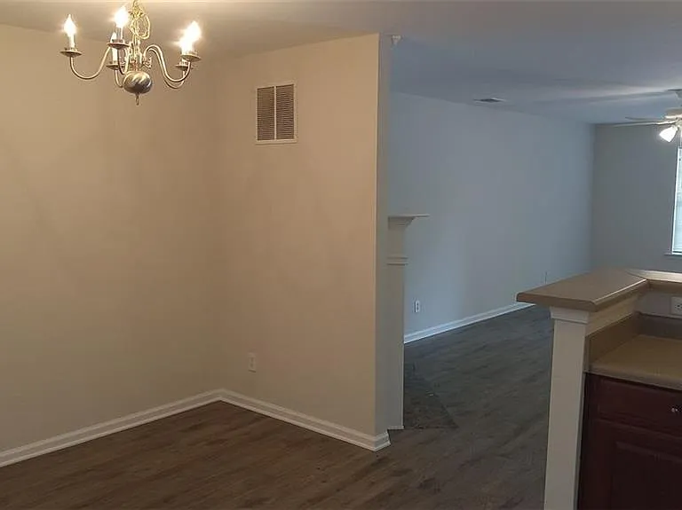 755 Crestwell Cir SW — Photo 10