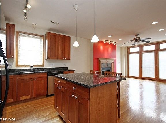 4th image of 6449 S Ingleside Ave Unit 2