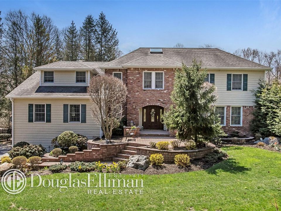 1st image of 1 Wayfarer Ln