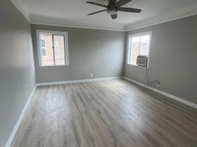 837 W 54th St