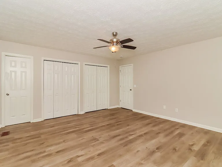 909 N Lassetter Cir — Photo 11