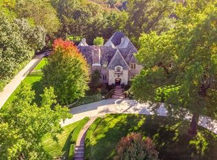 1055 W 56th St, Kansas City, MO 64113