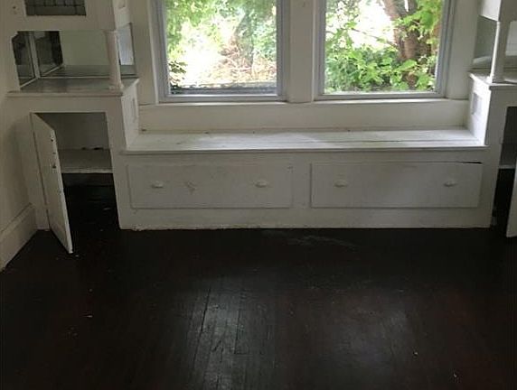 3rd image of 9212 Columbia Ave