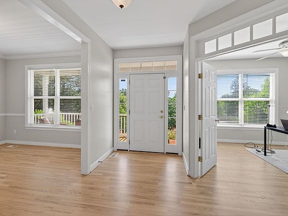 3rd image of 1663 Appian Way