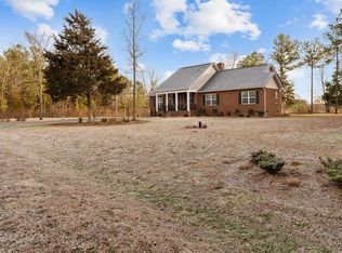 564 Lake View Ter, Warsaw, VA 22572