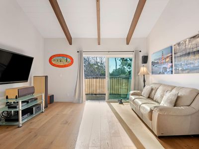 872 Highland Dr APT 3, Santa Barbara, CA, 93109
