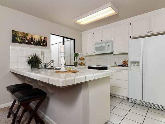 5th image of 2286 Sierra Blvd APT A