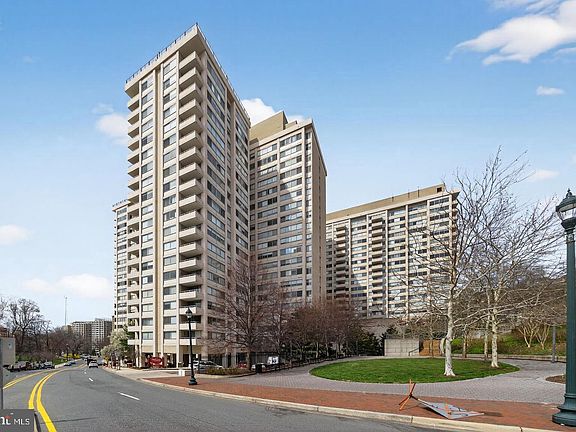 2nd image of 4515 Willard Ave APT 708S