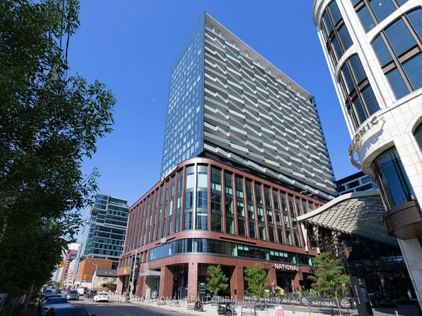 480 Front St W #1714, Toronto, ON M5V 0V5