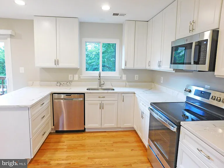 10315 Cherry View Ct — Photo 5