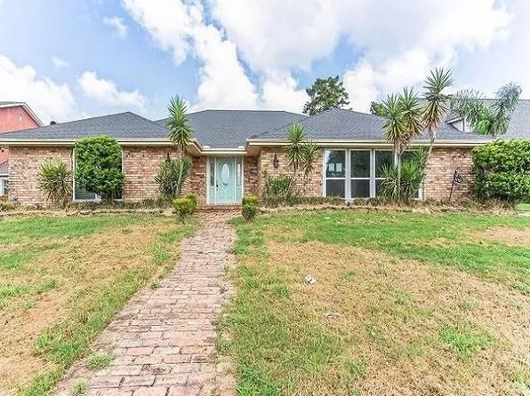 11165 Winchester Park Dr, New Orleans, LA 70128