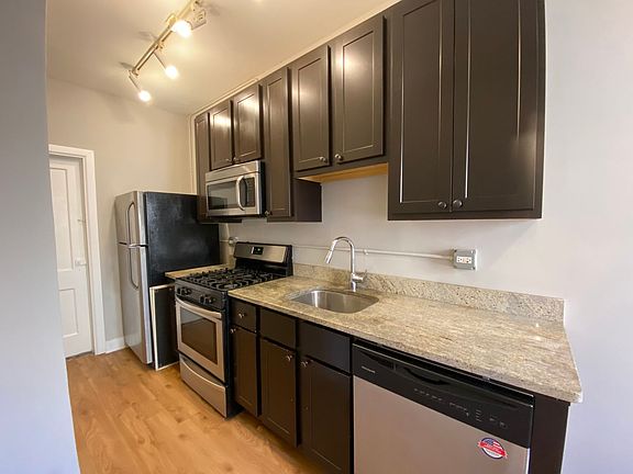 2nd image of 1202 W Granville Ave APT 215