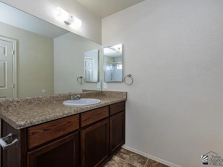 7120 E 36th Pl — Photo 17