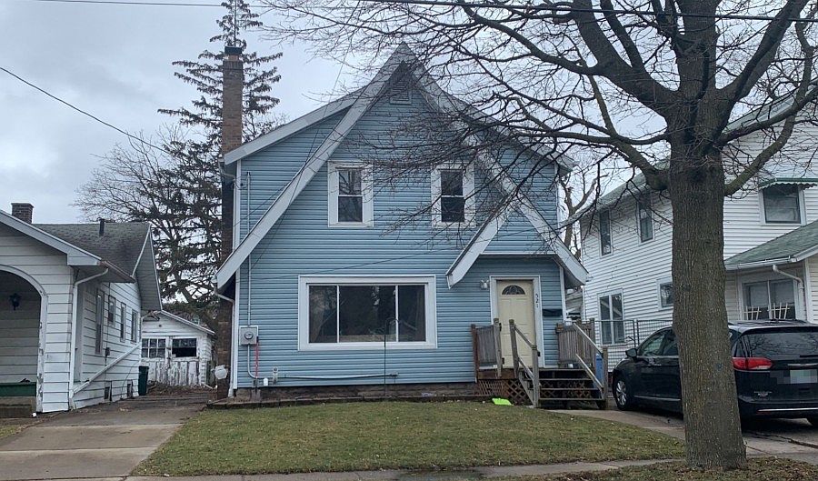 1st image of 521 N Clemens Ave