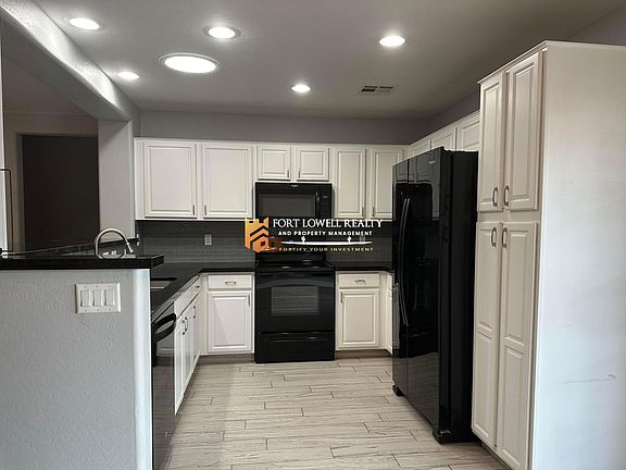 3rd image of 1401 S 228th Ln