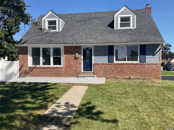 2625 Beech Street, East Meadow, NY 11554