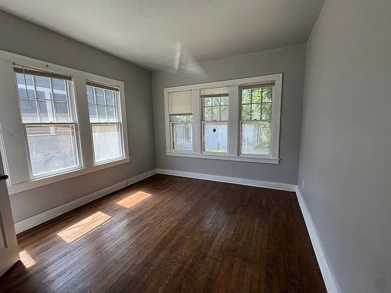 942 Bailey Ave — Photo 14
