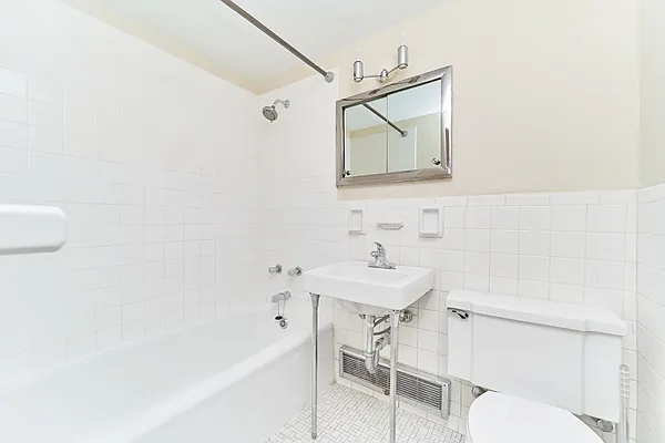 Rented by SERHANT. | media 3