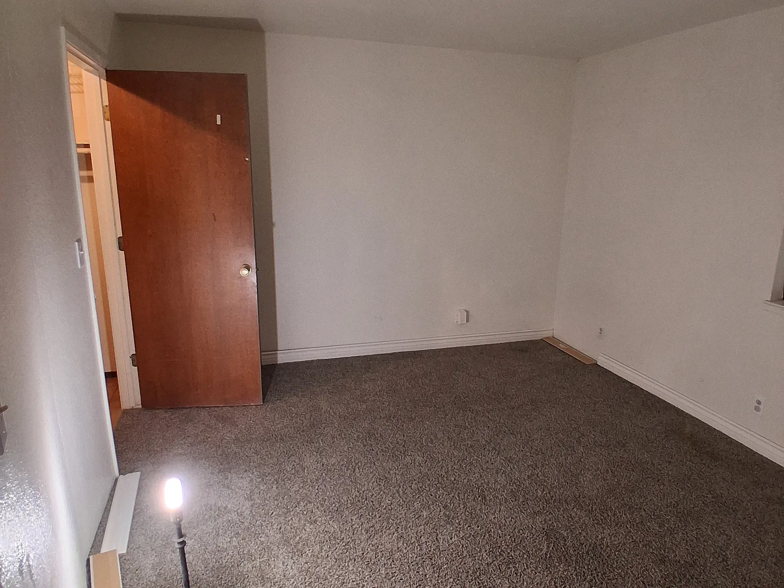 2 bed, 1300 sqft, $600 — Photo 2