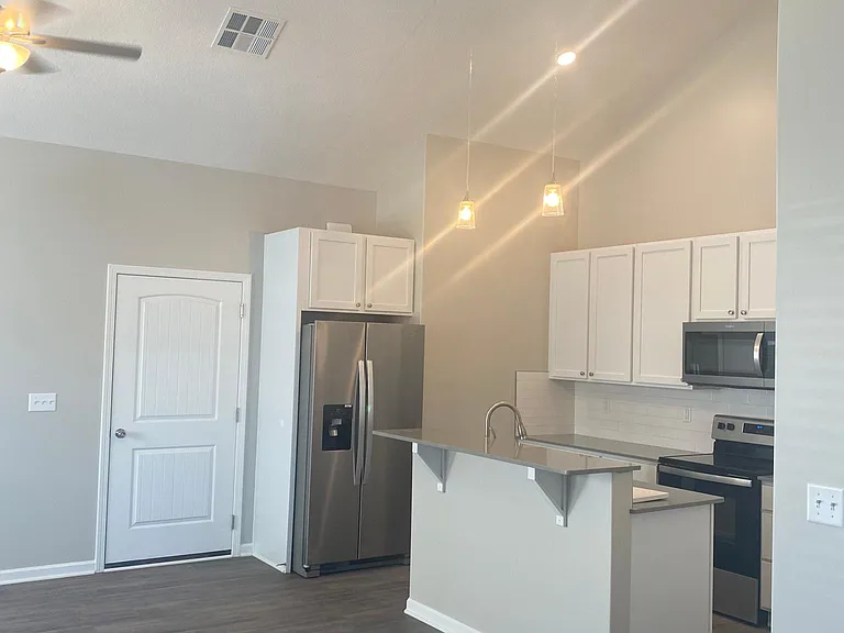 927 Lingonberry Ln — Photo 3