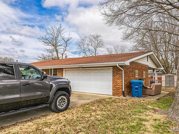 2nd image of 2533 Ivy Ln