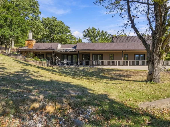 929 Barker Creek Dr, Sand Springs, OK 74063