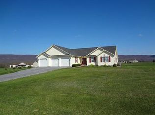 25 Nailor Ln, Newville, PA 17241