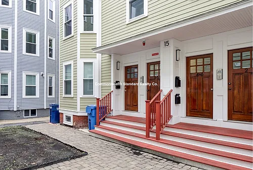 15-3 Marney St Photo 1