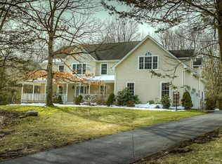 18 Scenic Pond Dr, Warwick, NY 10990