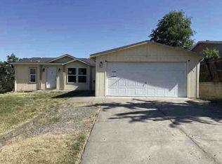 551 Hammer Ln, Eagle Pt, OR 97524