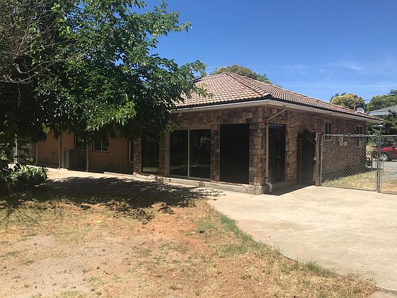 5th image of 159 E Hillcrest Dr