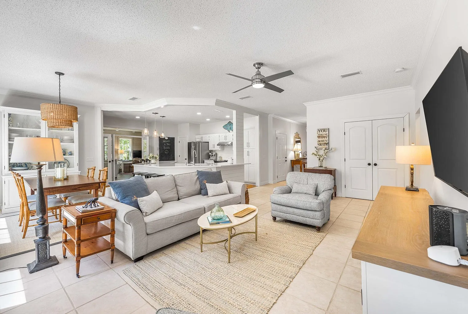 3 bed, 2473 sqft, $5,000 — Photo 2