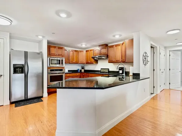 1 E Grand Ave, Old Orchard Beach, ME