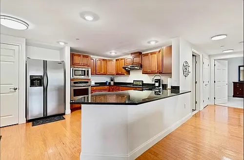 1 E Grand Ave Photo 1