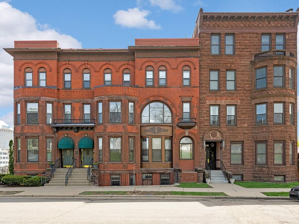 1st image of 162 College Ave W APT 2