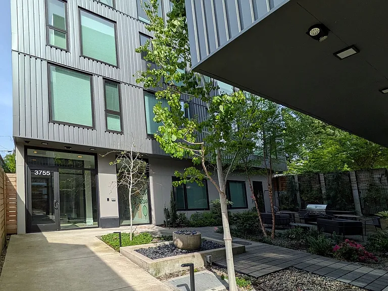 Soleil Apartments — Photo 5
