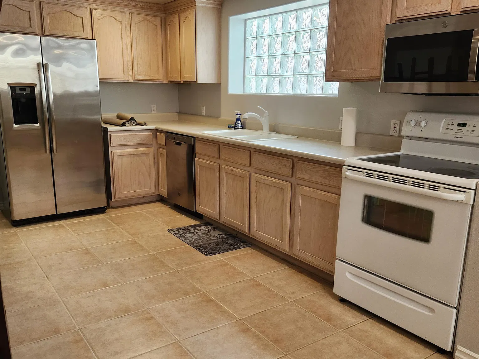 6095 Serene Dr — Photo 2