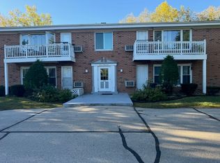 103 Concord Pl APT 7, Thiensville, WI 53092