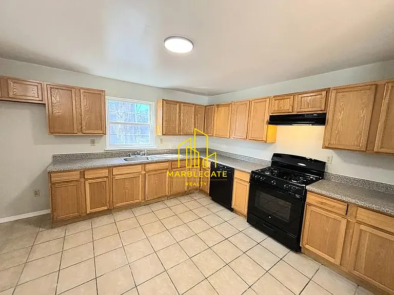 289-291 S 7th St #22 — Photo 2