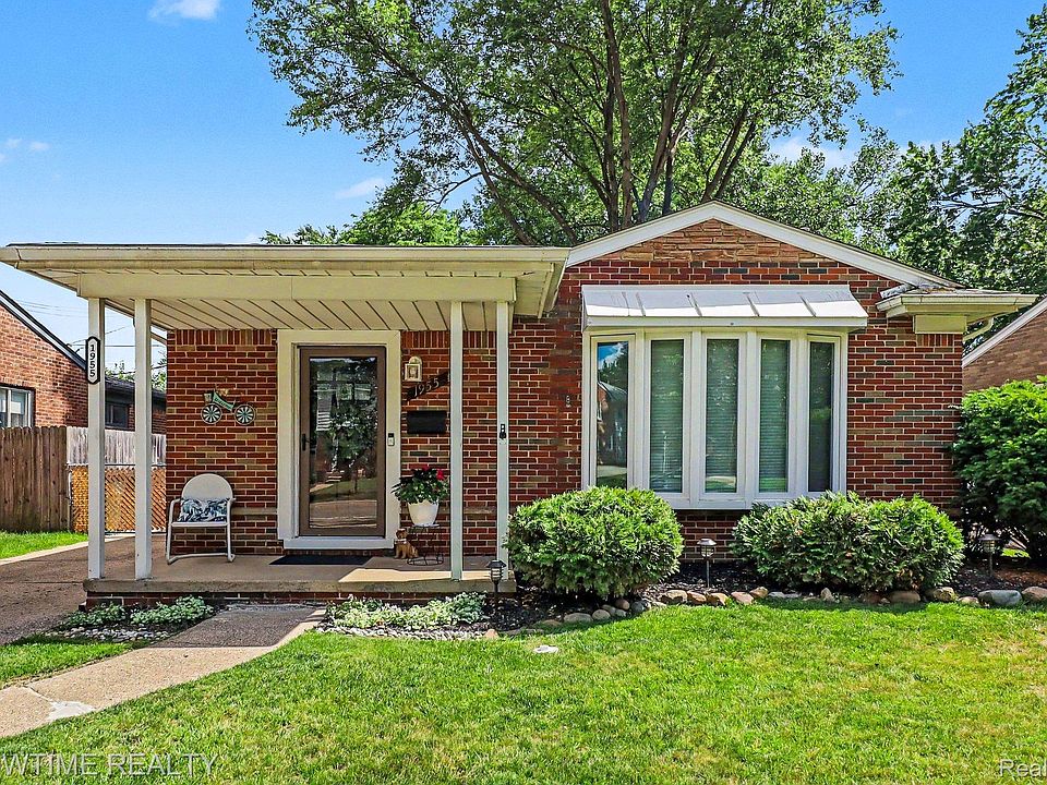 1st image of 1955 Catalpa Dr