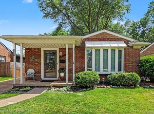 1955 Catalpa Dr, Berkley, MI 48072